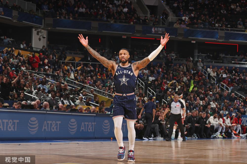 随着足坛的 随着足坛的