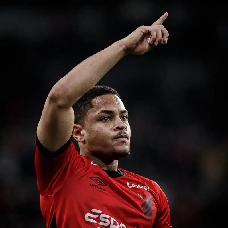 阿尔瓦雷斯 阿尔瓦雷斯