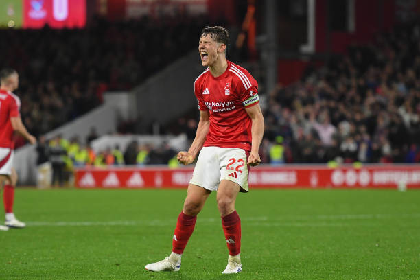 政限制困擾巴薩 冬窗補強後腰計劃擱淺.